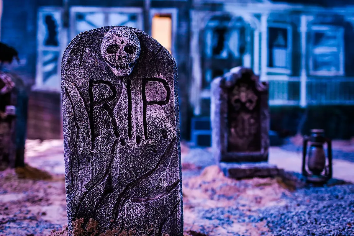 A tombstone in the FUNN SFX graveyard set.